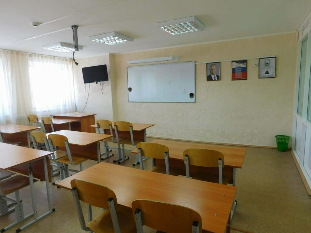 класс для обучения, двухэтажного корпуса, детский лагерь Абзаково, Башкирия