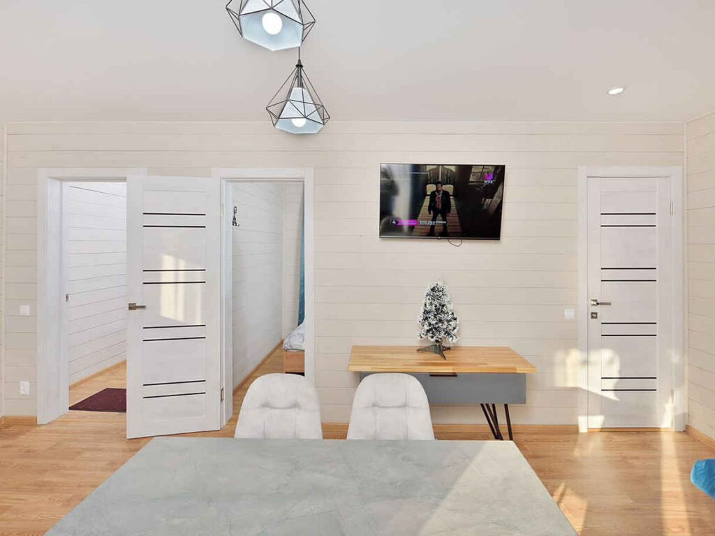 Интерьер, гостевой дом в ёлках, Абзаково, Башкирия