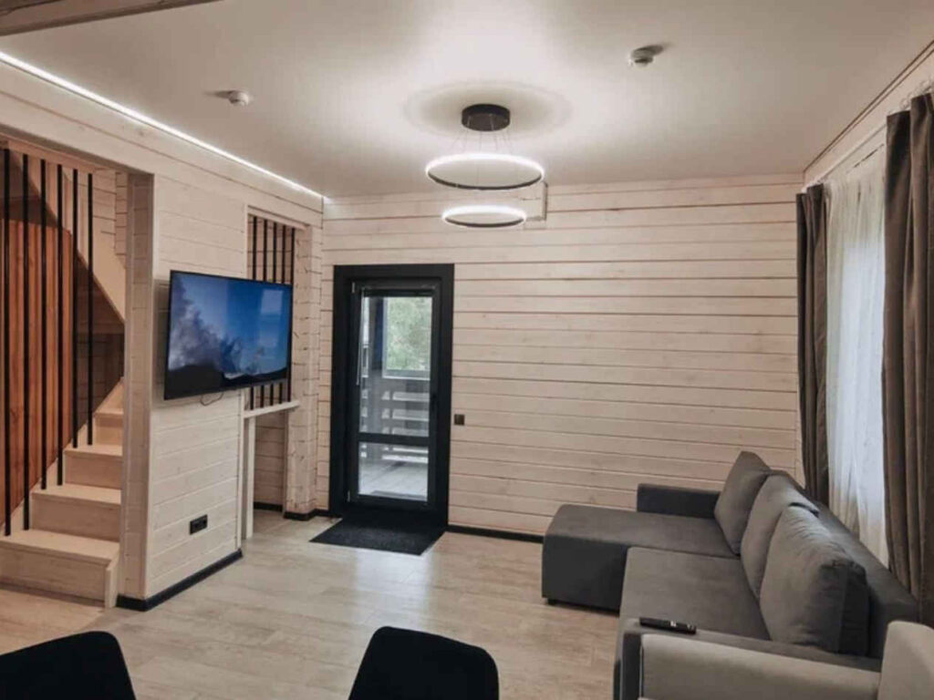 Интерьер коттеджа с бассейном, Абзаково, Башкирия