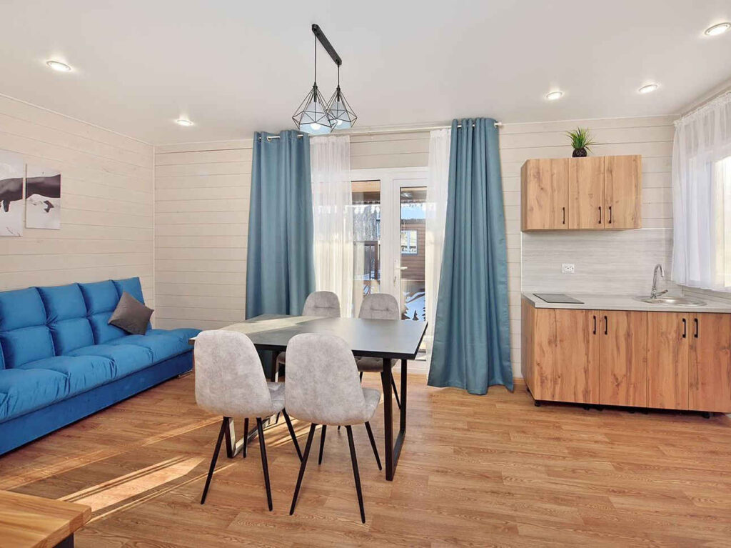 Интерьер, в ёлках, гостевой дом, курорт Абзаково